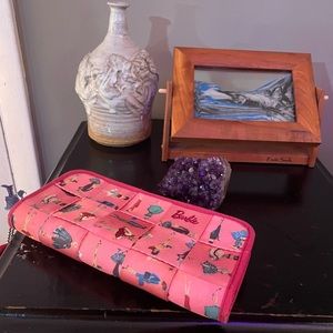 Unique Barbie Harvey’s Seatbelt bag wallet